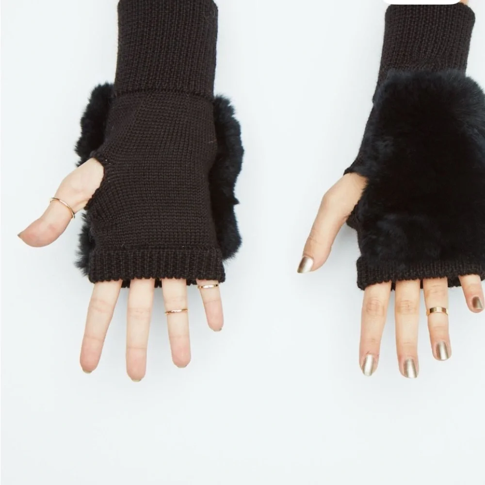 Jocelyn Black Fur Fingerless Mittens